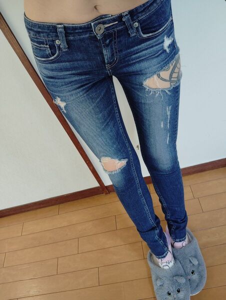 ジェイダ 美品 サイドリップドスキニーデニムパンツ