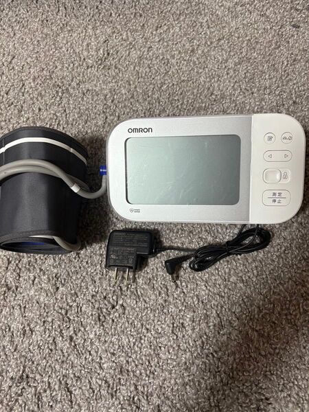 OMRON オムロン 上腕式血圧計 HCR-7502T