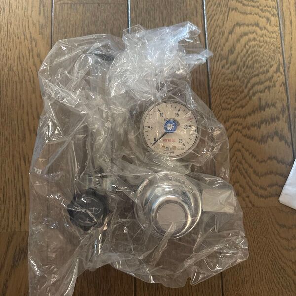 新品未使用 減圧弁 ガス圧力調整器