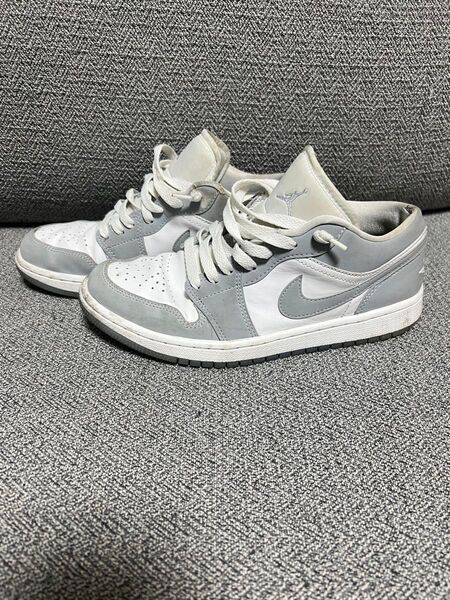 Jordan ナイキ ウィメンズ エア ジョーダン 1 ロー “ウルフ グレー“