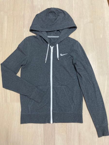 NIKE ナイキ レディースパーカー フルジップパーカー sサイズ