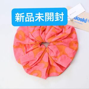 【新品未使用】marimekko マリメッコ シュシュ unikko ウニッコ コーラル ピンク kioski 髪留め