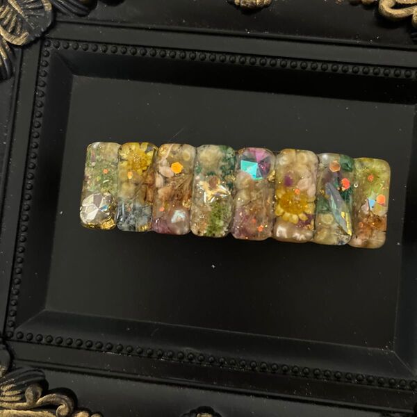 お花レジンのバレッタ