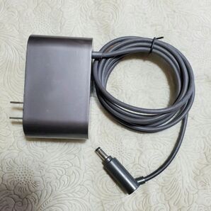 ダイソン掃除機 V8 充電器