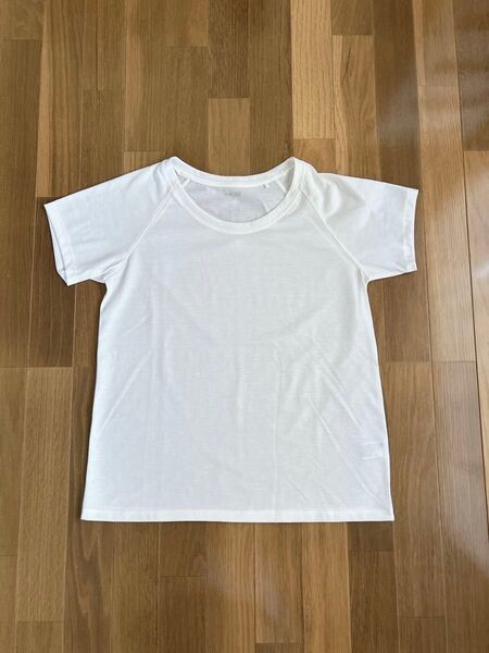 【美品】Tシャツ カットソー ホワイト フィットネス トレーニング GU