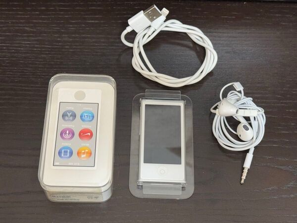 美品 iPod nano16GB シルバー 第7世代 MD480J アップルイヤホン USB充電線付き