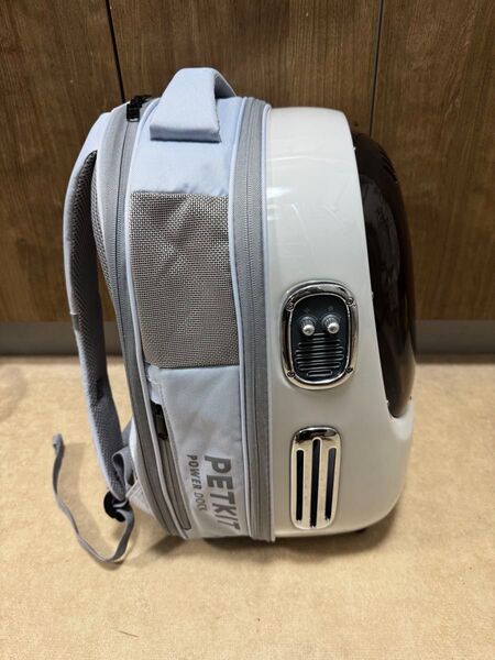 美品 PETKIT キャリーバッグ 宇宙船型 リュック 猫用/小型犬用 水色 ライトと扇風機付き