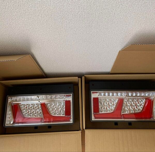 小糸製 LEDテールランプ 2連 シーケンシャルターン レッドver