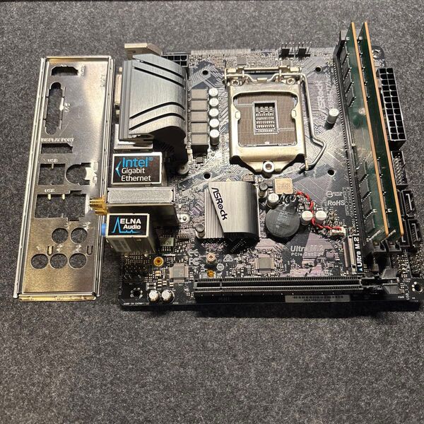 マザーボード Asrock B365M-ITX/ac メモリ16GB付属
