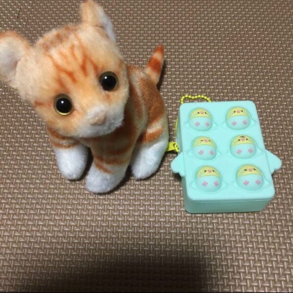 猫のおすわりマスコットBC ねこ ぬいぐるみ ネコ にゃんこ 小鳥プッシュポップ小物入れ