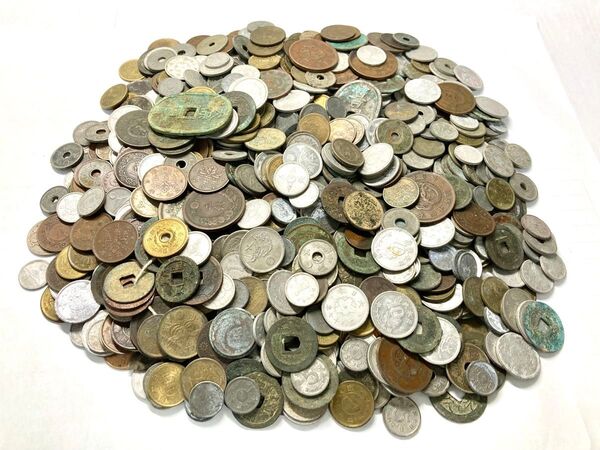 古銭 近代貨幣 まとめて 約2.2kgあ 日本 貨幣 硬貨 穴銭 銀貨 銅貨 コイン 十銭 一銭 天保通宝 寛永通宝