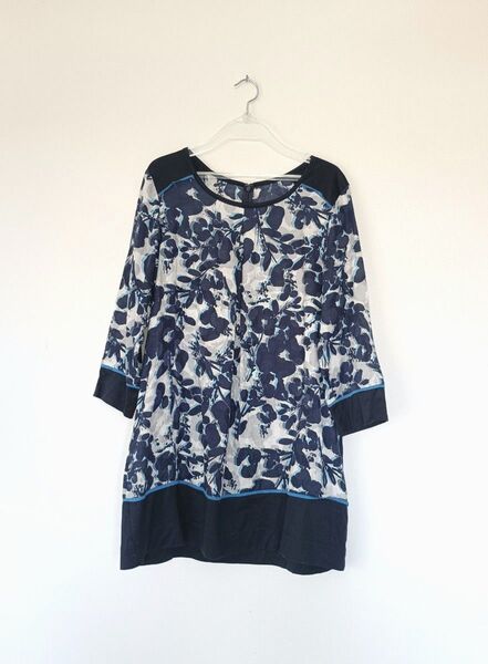 C'est moijeu femme ブルー花柄 シルク混七分袖チュニック L-LL