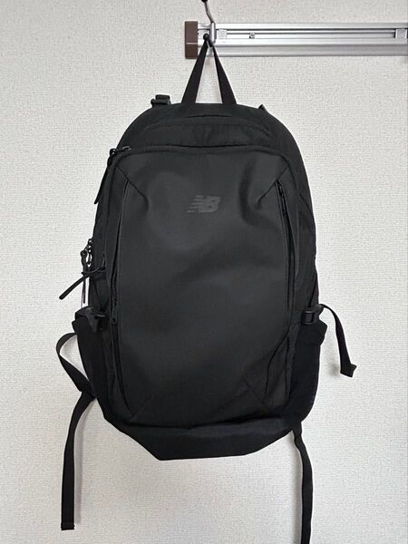 ニューバランス リュック 軽量 撥水 通学 通勤 旅行 黒 22L A4 B4 New Balance LAB45703