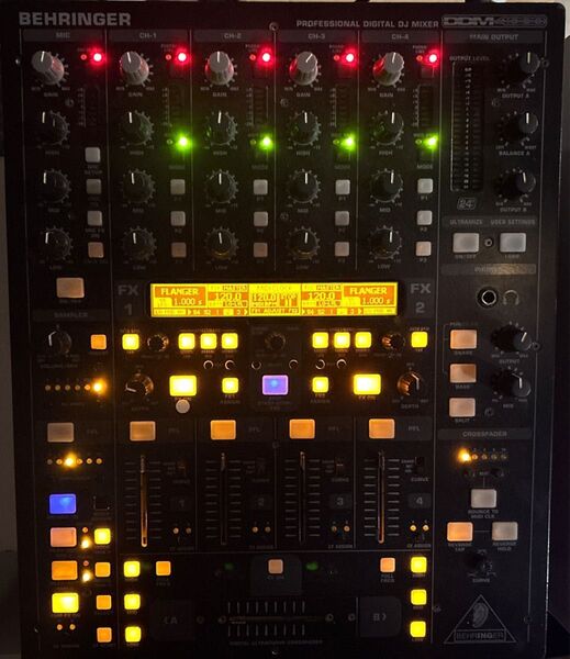 専用BEHRINGER DDM4000 5ch デジタルDJミキサー 多機能 エフェクター内蔵 4ch ツマミ欠品