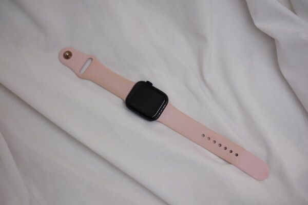 Apple Watch Series 7 (GPS, 41mm) Midnight Aluminum, Sport Band