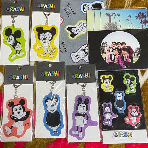 嵐 嵐を旅する展覧会 ディズニーコラボミッキーマウス アクリルキーチェーン ハンカチ