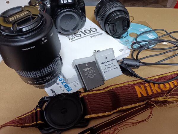 Nikon D5100 デジタル一眼レフカメラ レンズ2本セット