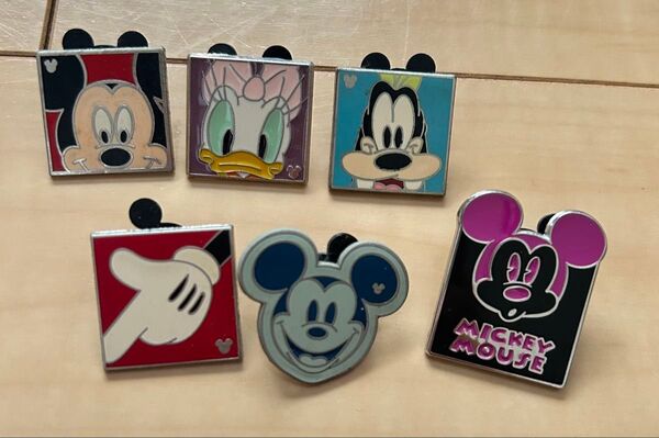 ディズニー disney キャスト ピンバッジ pin trading ピン セット ミッキー ミニー グーフィー パーク