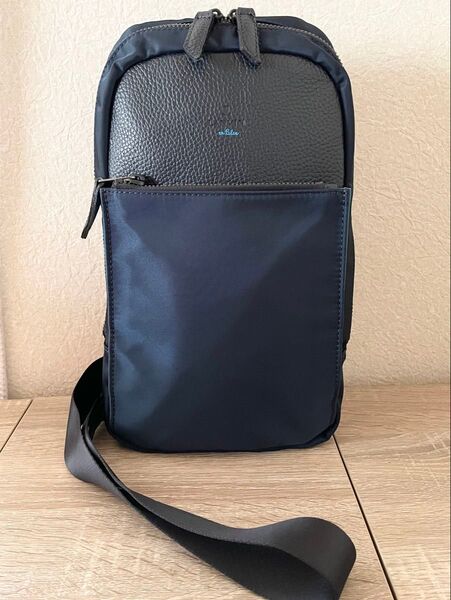 【美品】LANVIN en Bleu ボディバッグ ランバンオンブルー 日本製