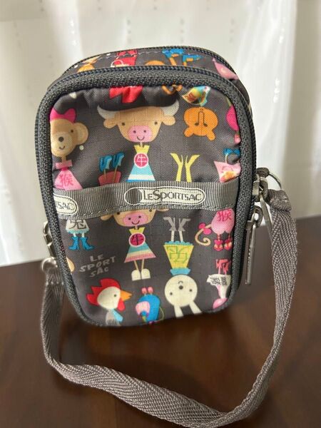 レスポートサック ポーチ ストラップ付き LESPORTSAC 干支柄 限定品 レアミニバッグ カバン ケース