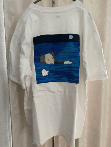 UNIQLO × KAWSコラボのUTシリーズ Tシャツ XL