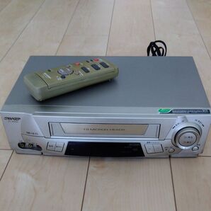 SHARP シャープ VHSビデオカセットレコーダー VC-HF830 リモコン付き 【ジャンク】