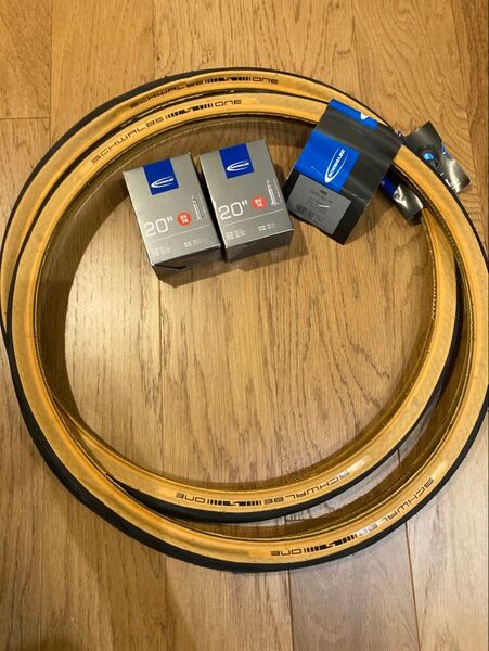 シュワルベ ワン 20インチ 28-451 タンカラー チューブ2本セット