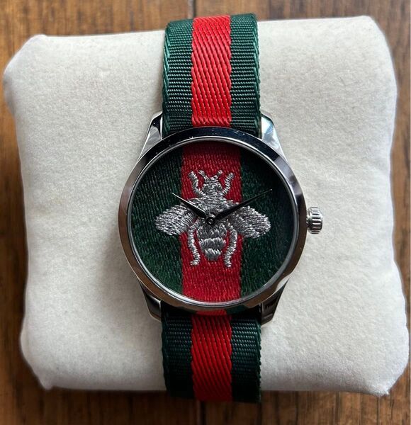 GUCCI 腕時計 Gタイムレス ビー ウォッチ