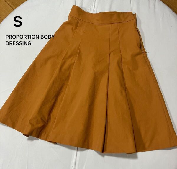美品PROPORTION BODY DRESSING 膝丈スカート マスタード プロポーションボディドレッシング ボックスプリーツ