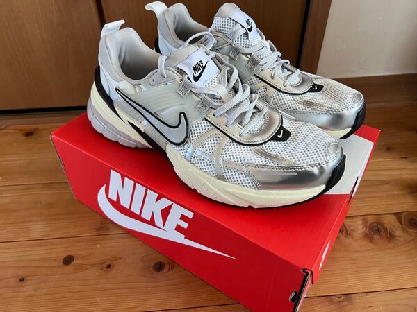 NIKE V2K RUN 28cm ナイキ メンズ 試着のみ