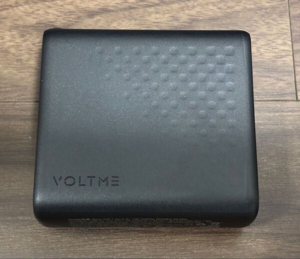 VOLTME Revo 140 USB PD 充電器 140W PD3.1対応 3ポート搭載 GaN採用 折畳式プラグ ブラック