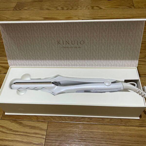 美品 絹女 KINUJO ストレートヘアアイロン ヘアアイロン LM225
