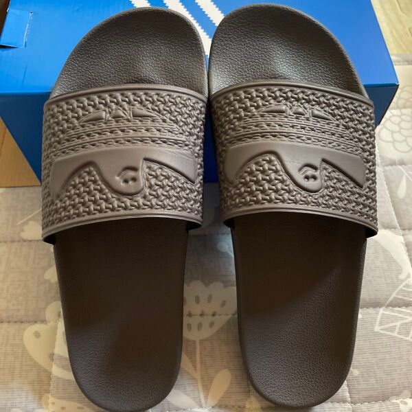 ほぼ新品 adidas originals アディダス オリジナルス SHMOOFOIL SLIDES 27.5cm ad1
