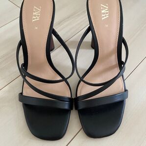 【お値下げしました】ZARA ストラップヒールサンダル ブラック 【サイズ36】