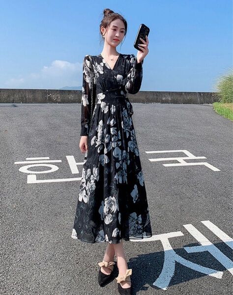 ロングワンピース M Vネック 着痩せ 花柄 黒白 花柄 主婦 春夏 韓国 大人女子 ワンマイルウェア デート服 体型カバー