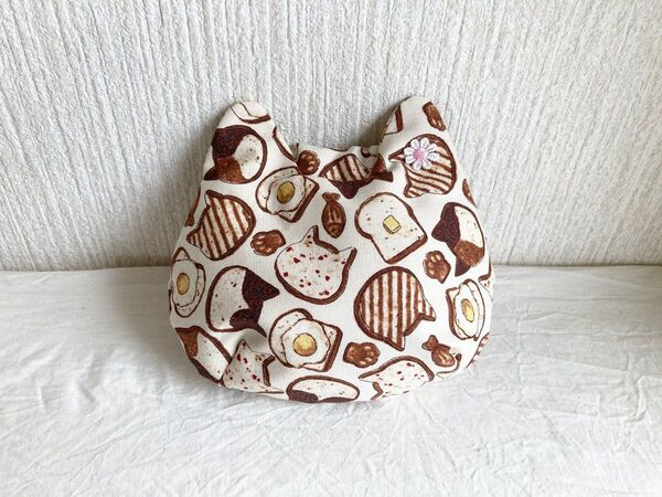 ハンドメイド ネコの形のバネポーチ☆エッグキャット・ナチュラル 小物いれ・ポーチ 12センチバネ