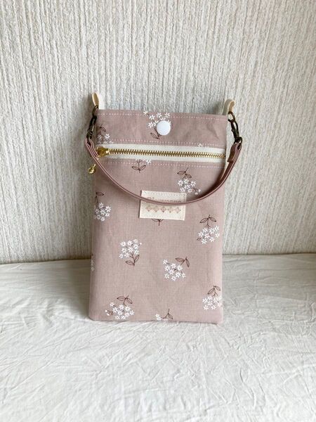 ハンドメイド スマホポーチ☆綿麻シーチング・ピンク小花柄 スマホケース・小物入れ・メガネ入れ