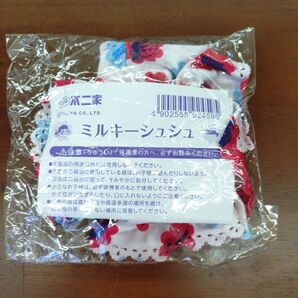 新品/ミルキーシュシュ 不二家 ペコちゃん 赤と白