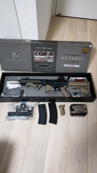 東京マルイ 次世代電動ガン M4 CQB-R カスタム DANIEL DEFENSE FAM ライト 多段マガジン cqbr