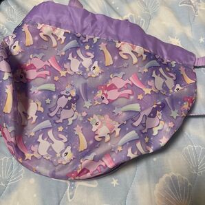 ユニコーン プールバック