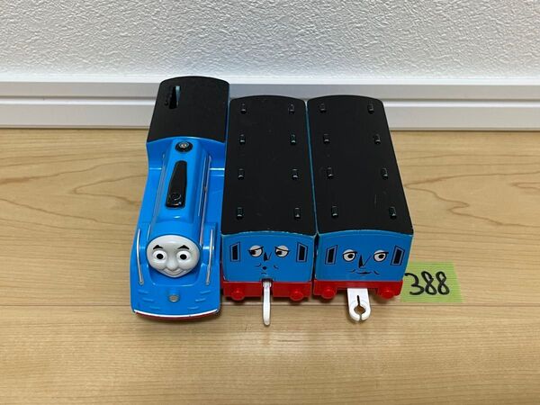 現状品 【388】 プラレール 車両 トーマス 流線形トーマス アニー クララベル
