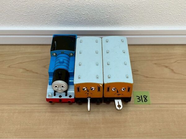 現状品 【318】 プラレール 車両 トーマス アニー クララベル