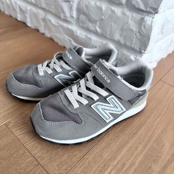 ニューバランス スニーカー 子供 キッズ グレー New Balance 19cm