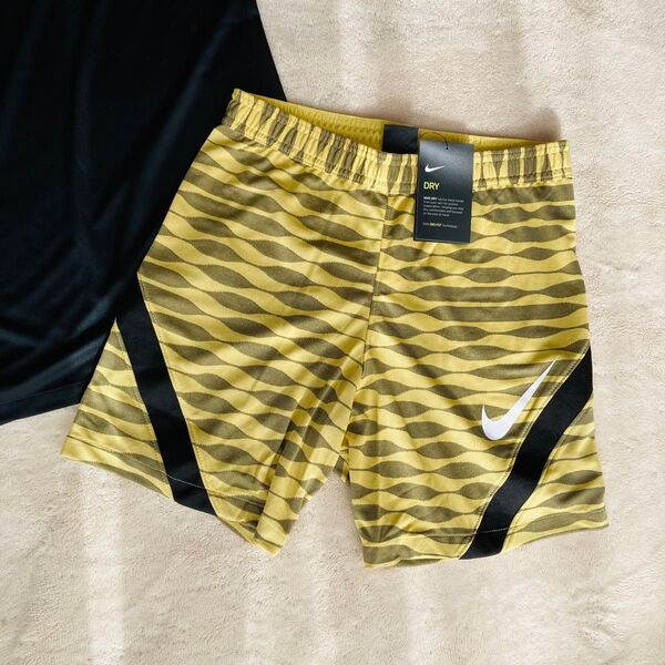 新品 ナイキ NIKE ハーフパンツ 短パン 速乾 S 黒 ショーツ ブラック ショートパンツ パンツ