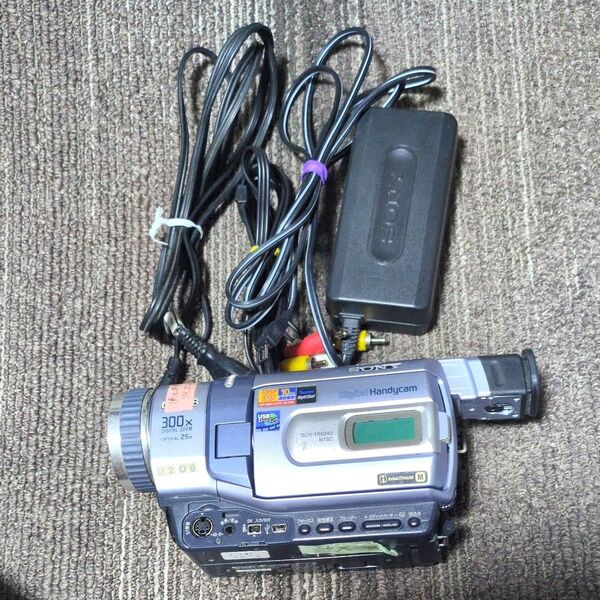 SONY デジタルビデオカメラ Handycam miniDV DCR-TRV240NTSC300Xジャンク品