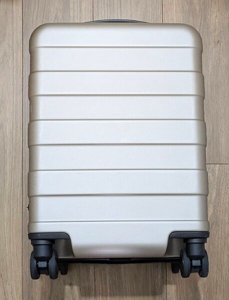 無印良品 バーを自由に調節できる ハードキャリーケース(20L)