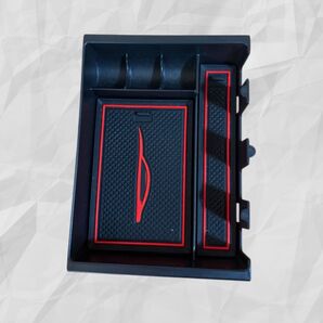 アクセラ コンソールボックス 収納