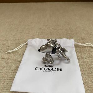 【COACH X PEANUTS2025】スヌーピー バッグ チャーム