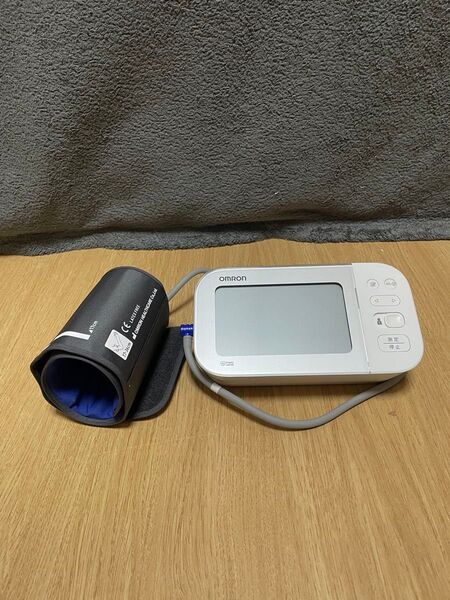 オムロン上腕式血圧計 プレミアム19シリーズHCR-7612T2 OMRON 血圧計 自動電子血圧計ヘルスケア
