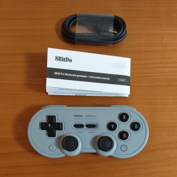 8BitDo SN30 Pro Bluetooth ゲームパッド